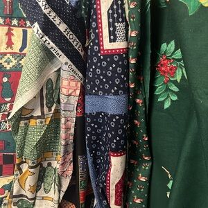 6 Pieces of Vintage Christmas Design Fabric